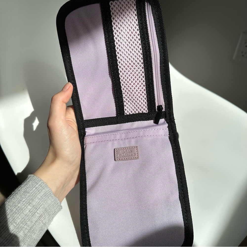 Lilac buckle Crossbody Bag - Picture 2 of 8